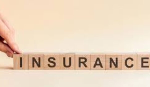 How can I lower my homeowners' insurance premiums in the USA?